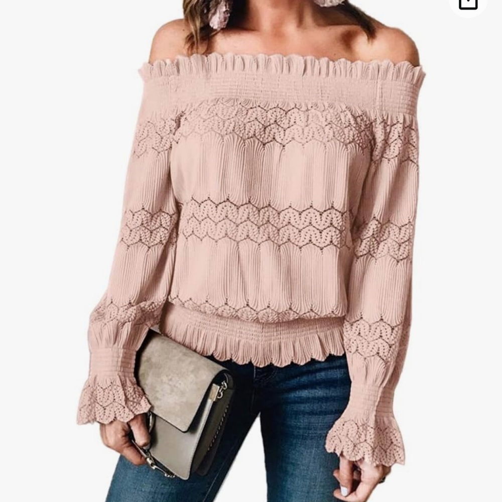 Brand: N\P
Lace on The Side Shoulder Long-Sleeved top